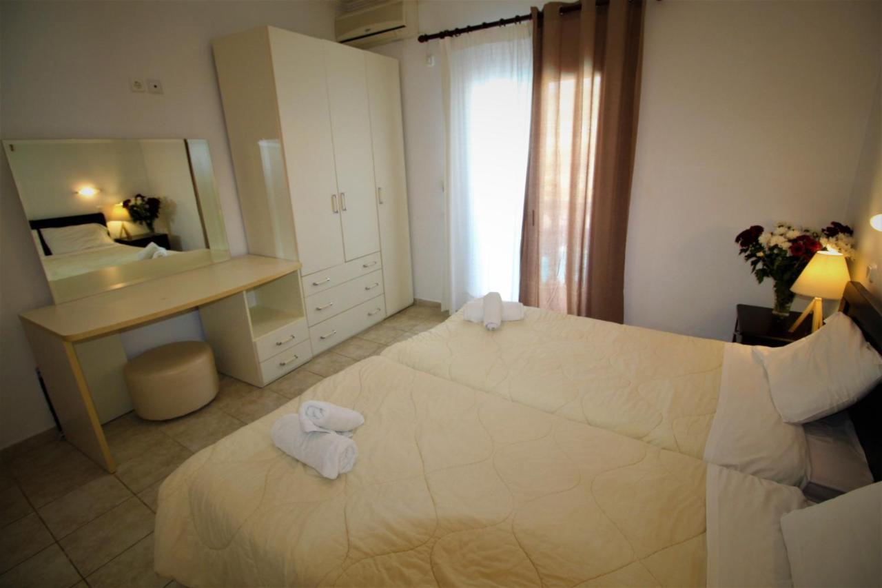 Nikki'S Studios & Apartments Мораитика Экстерьер фото
