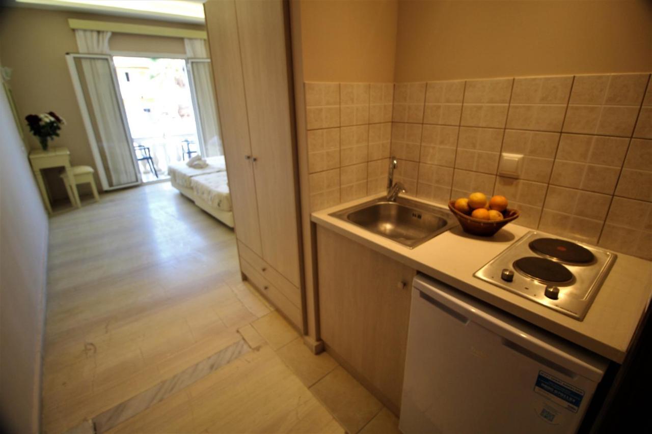 Nikki'S Studios & Apartments Мораитика Экстерьер фото