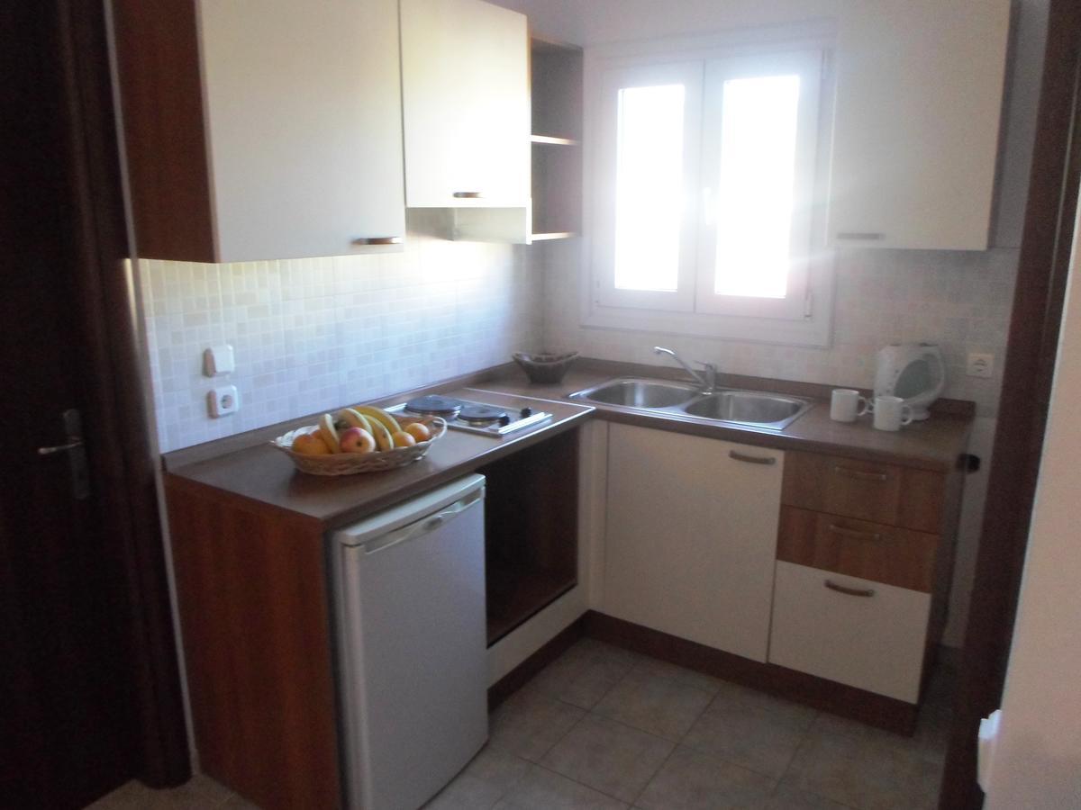 Nikki'S Studios & Apartments Мораитика Экстерьер фото