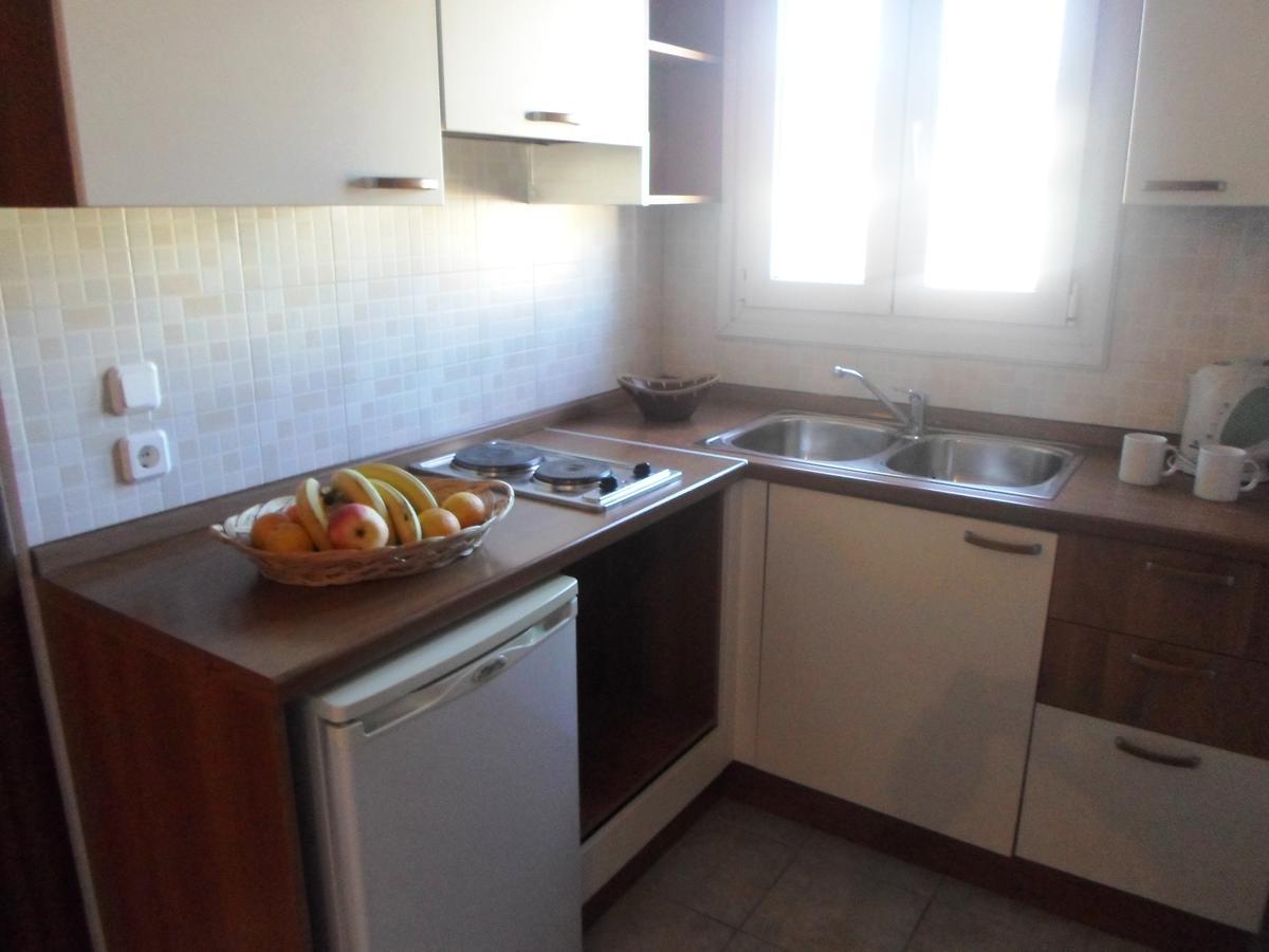 Nikki'S Studios & Apartments Мораитика Экстерьер фото